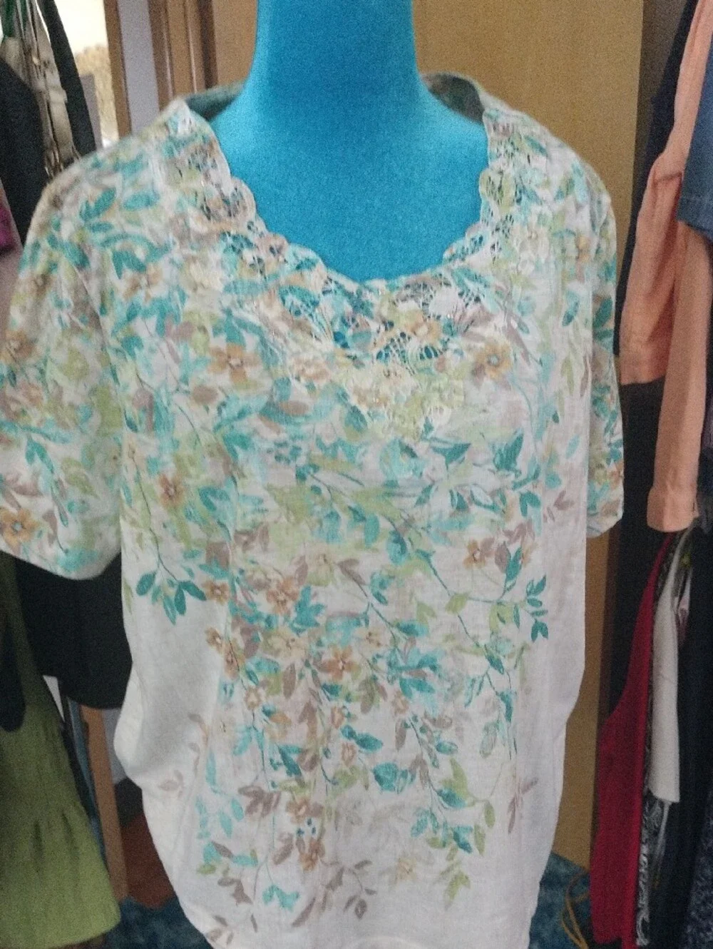 Alfred Dunner Cream Floral Lace-Trim Top with Teal & Tan Leaves